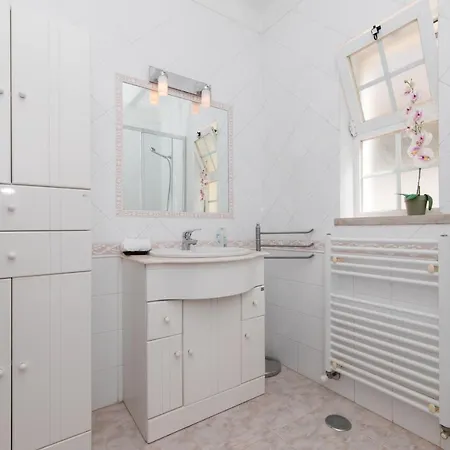 With Swimming Pool * 塞辛布拉