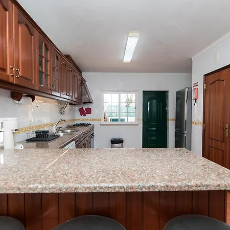 Villa With Swimming Pool Sesimbra