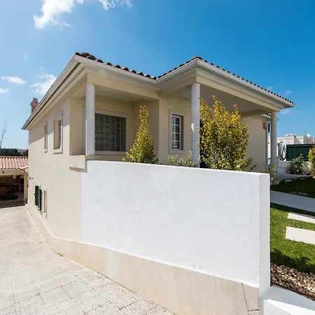 Vila With Swimming Pool