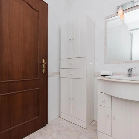 With Swimming Pool * 塞辛布拉