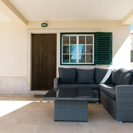 Vila With Swimming Pool