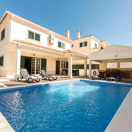 With Swimming Pool Villa Sesimbra