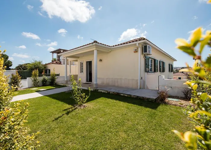 Vila With Swimming Pool Sesimbra