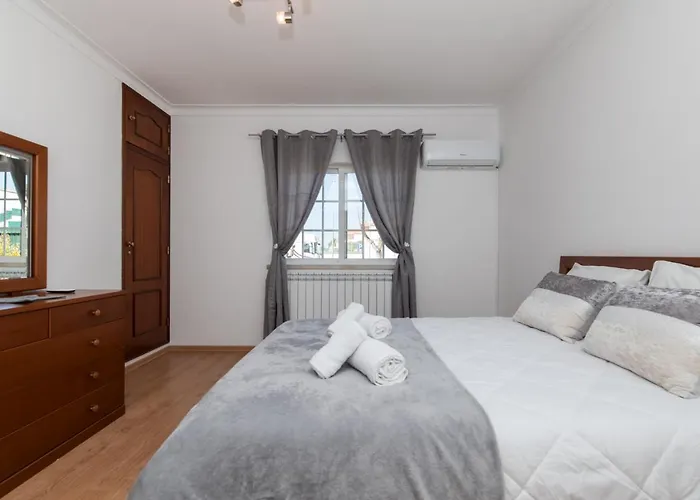 Vila With Swimming Pool *