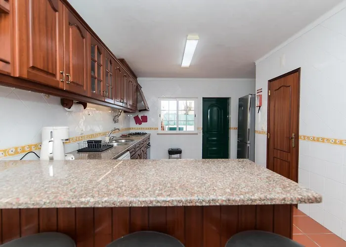 Vila With Swimming Pool Sesimbra