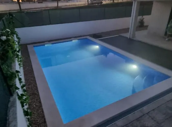 With Swimming Pool Sesimbra