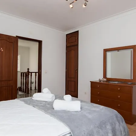 With Swimming Pool Βίλα *