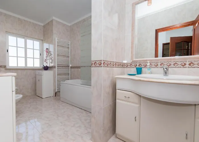 With Swimming Pool فيلة *