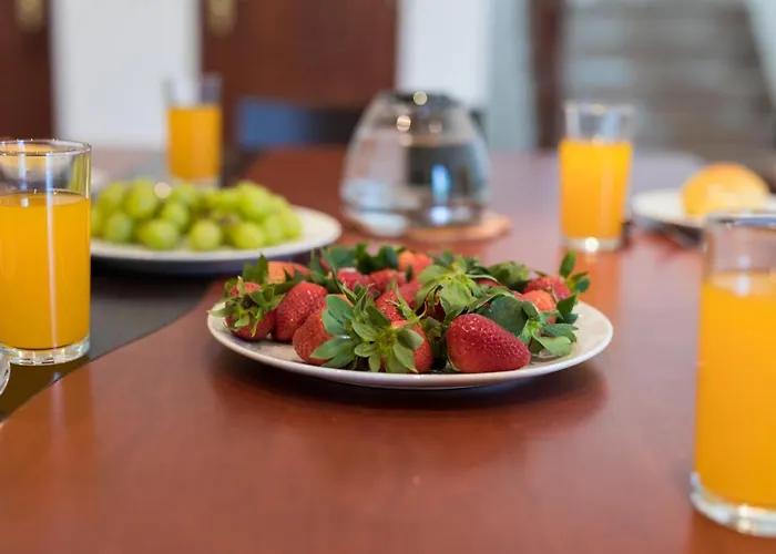 فيلة With Swimming Pool